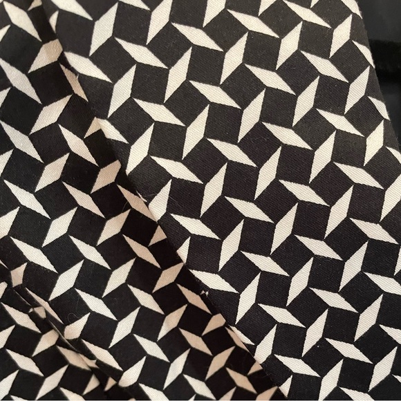 New York and Company Blazer !  Deep Navy and White Geometric Print -2 Button - Picture 6 of 13